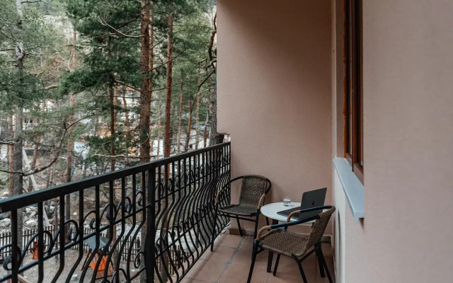 Апартаменты с балконом в Терсколе