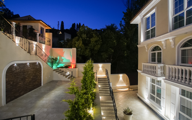 The White Residence Guest House