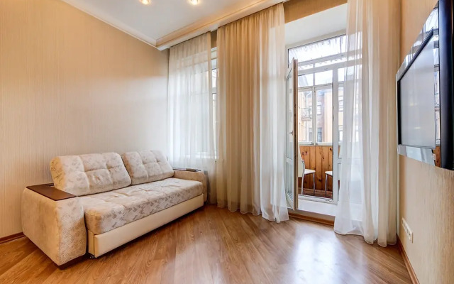 Квартира Двухкомнатная с евроремонтом, стильной ванной и балконом