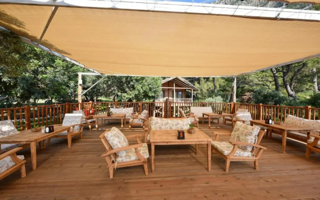 Sea Valley Lodge