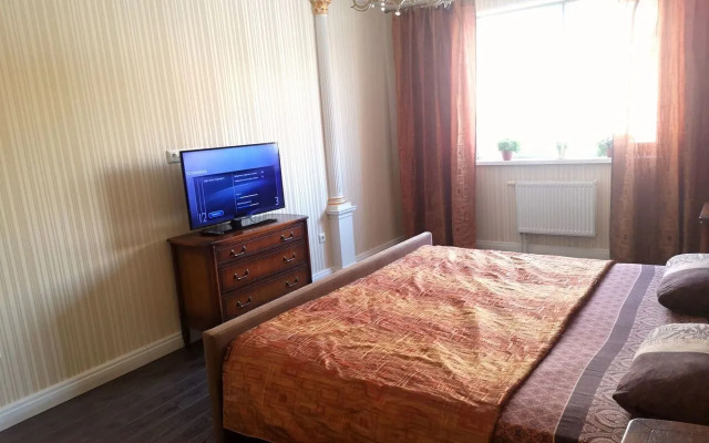 Апартаменты с просторной лоджией и видом на город