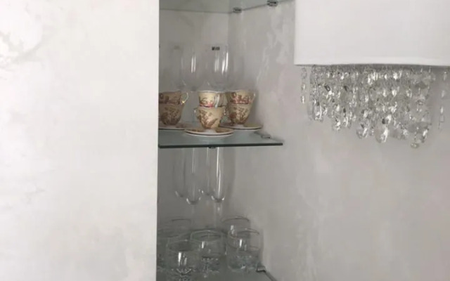 Na Samom Beregu Chyornogo Morya Flat