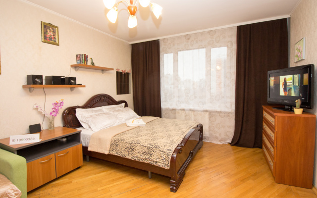 Na Yelninskoy 11/1 Apartment