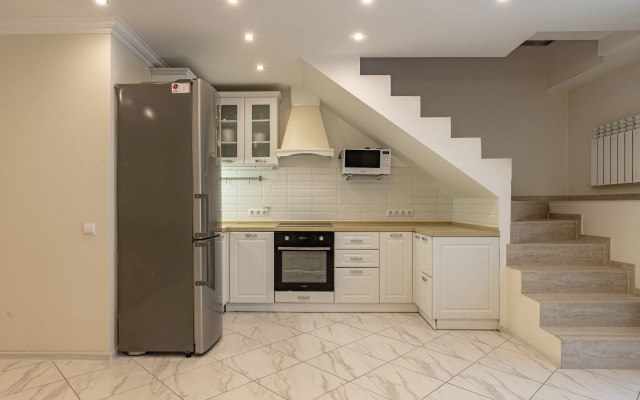 Dvukhetazhnaya S Terrasoy Otdykh U Ruchyya Flat