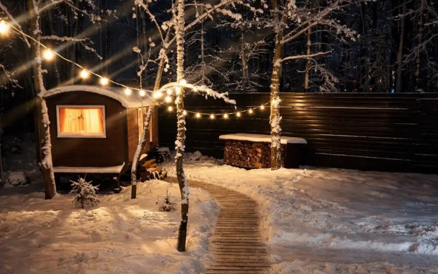 Частный дом Трехкомнатный домик с баней в тихом лесу