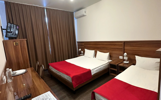 Отель Red Fox на Взлётной 2е