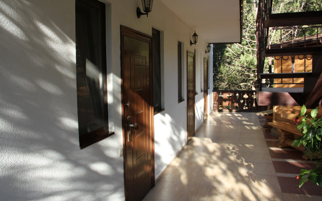 Shalyapin House Guest House