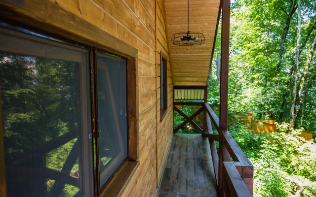 Dom V Lesu Guest House