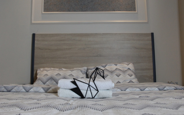 Отель Solo Suites