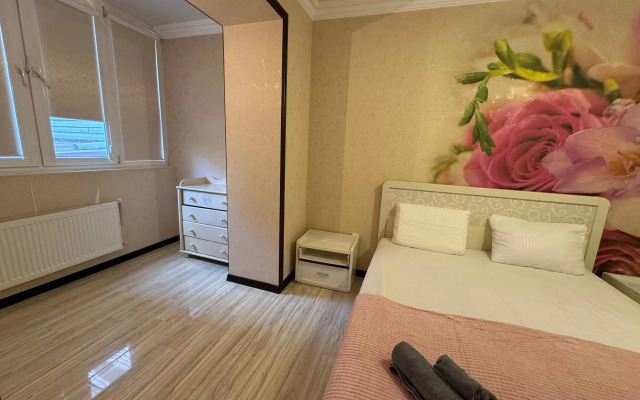 Квартира на первом этаже, просторная, центр Пятигорска