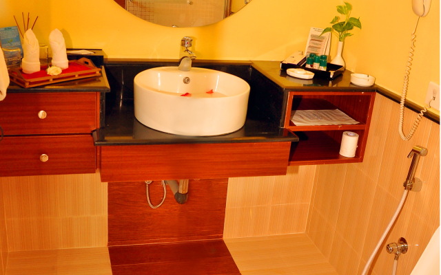 Gokulam Park Sabari OMR Hotel