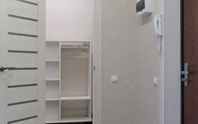 Na Pervomayskoy Ulitse 70 Flat