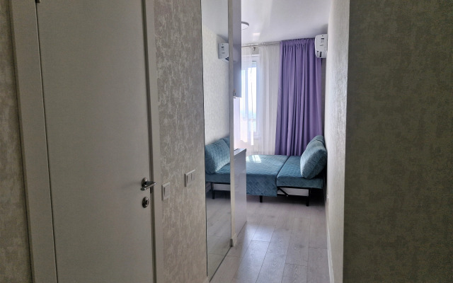 Uyutnaya studiya v tsentre na Kargina Apartments