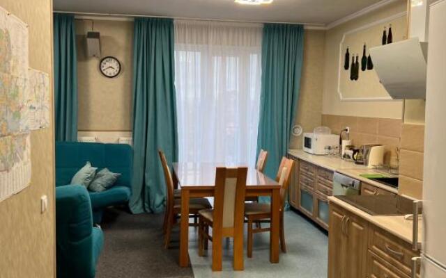 Апартаменты 3 комнаты в Центре рядом с Электричкой на Море