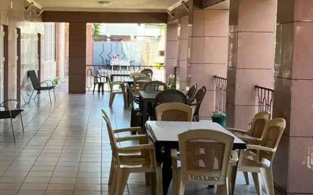 Отель Олина