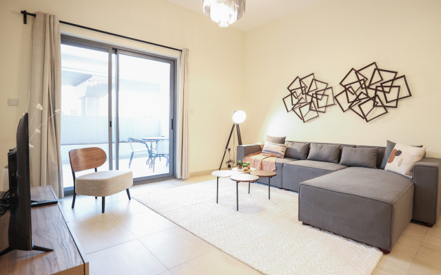 Elite LUX Holiday Homes - Spacious 1 BR Near Metro Station in Al Furjan Dubai Apartments