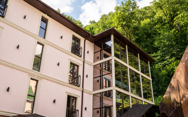 Troyka Apartments