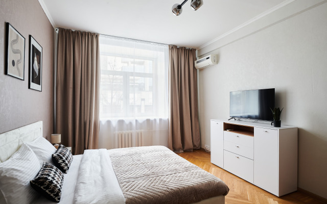 GM CHetverka novaya u Naberezhnoj Apartments