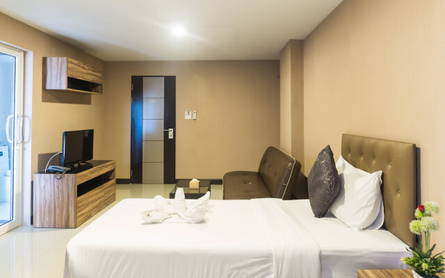 Отель Life Grand Chiang Mai