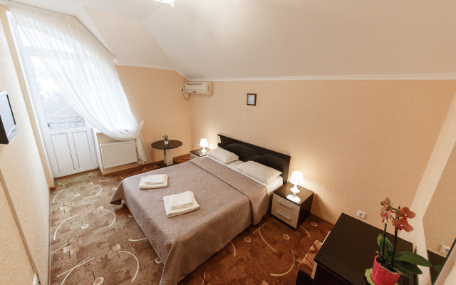 Chelsi Hotel