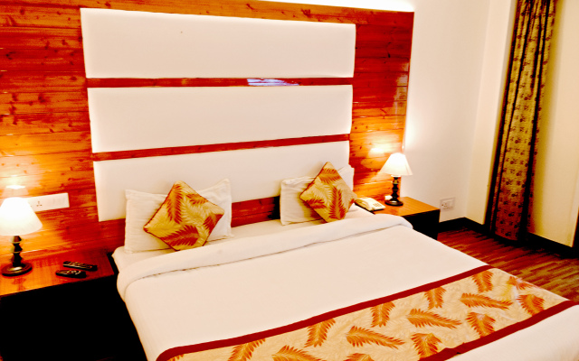 Royal Jardin Whistling Pines Resort Hotel