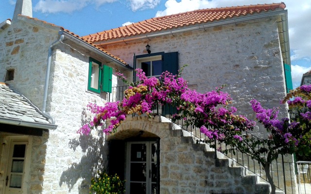 Maruka Villa