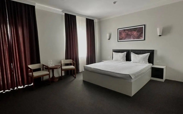 Deluxe Ferghana Hotel