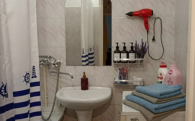 Квартира двухкомнатная на Севастопольской 105