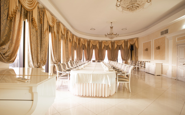 Druzhba Hotel