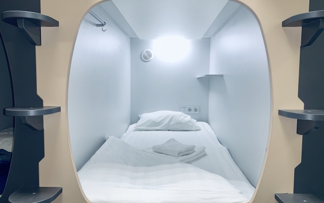 Отель  Ingresso Capsule Hotel 0