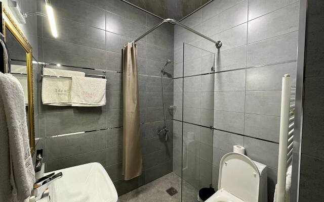 Ideal Hotel