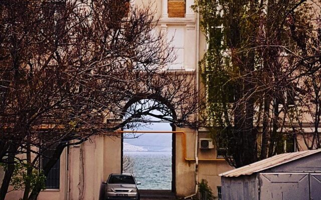 Квартира в Центре Набережная Адмирала Серебрякова 21