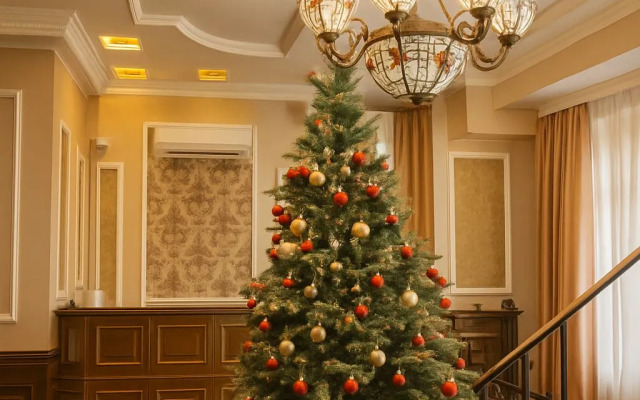 Royal Renaissance Hotel