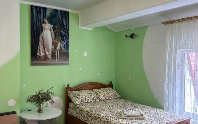 Mansarda Piterskogo Khudozhnika 5 Flat