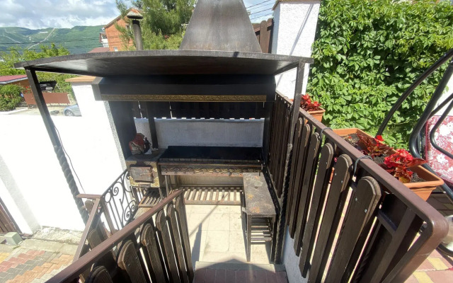 Частный дом  040 Под ключ свой двор мангал качели