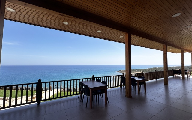 Teko's Golden Hill Hotel