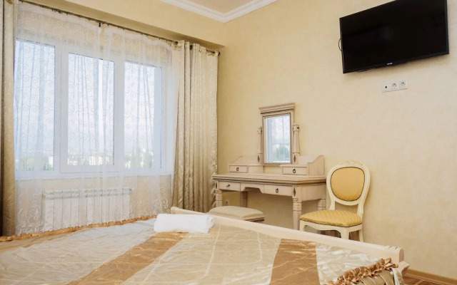 Dvukhkomnatnaya S Vidom Na More Flat