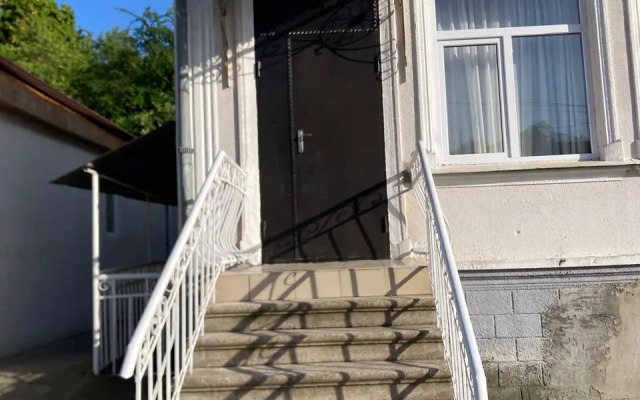 U Emmy Guest House