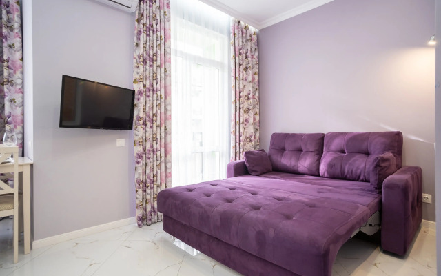 Red Apartments Art Layt Siti Molison Apartments