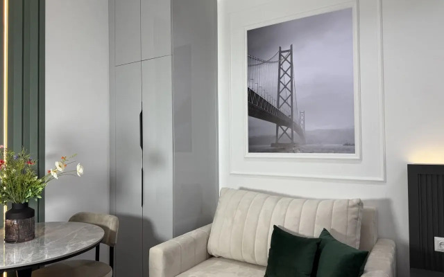 Stylish studio next to Malibu pk Apartments