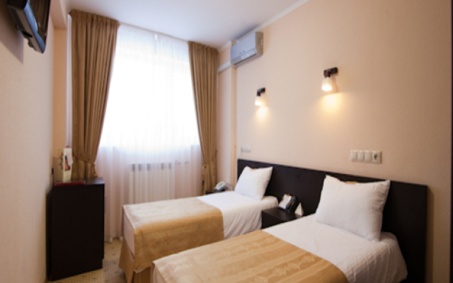 Отель Амакс