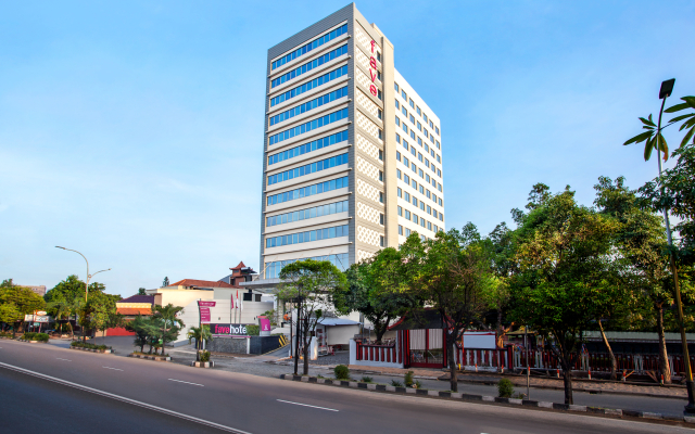 Отель Favehotel Manahan