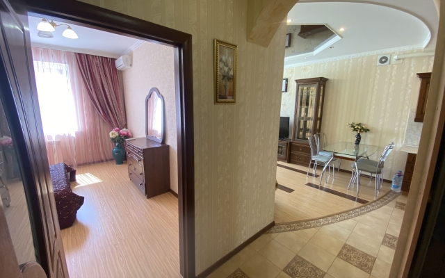 Апартаменты 201 Колхозная 9