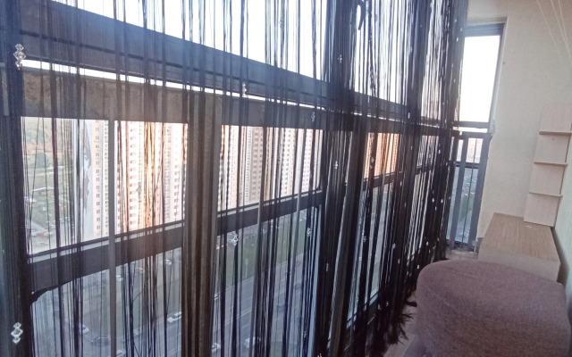 Na Ulitse Universitetskaya Naberezhnaya 60 Flat