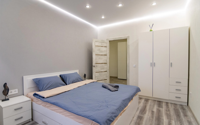 S yevroremontom v novom dome Apartments