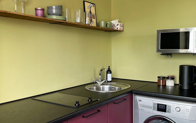 Квартира на Перенсона 9