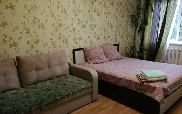 (m) Na Gvardeyskoy 5 Apartments