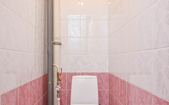 Na Respubliki 33А Flat