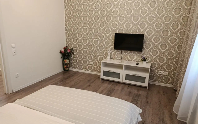 Апартаменты Квартира AlexHome РП Свердловский Алексея Короткова 1