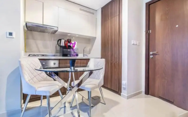 Reva 1BR by Live Well Apartments